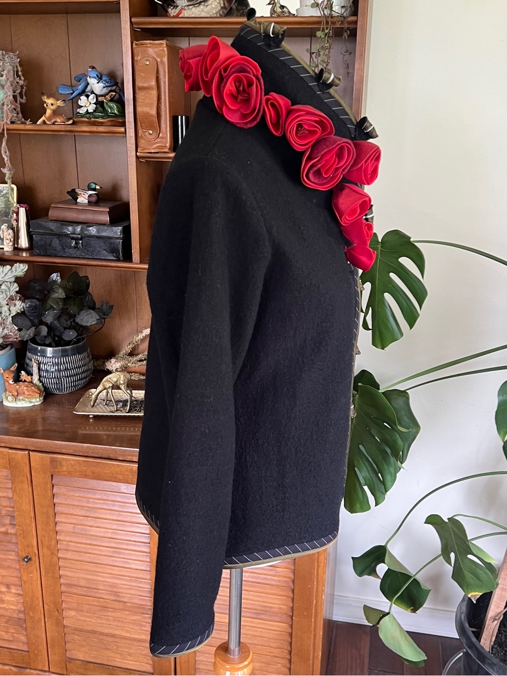 CoVelo Clothing Black Women's Wool Jacket with Red Floral Rose Accents M - Picture 7 of 16